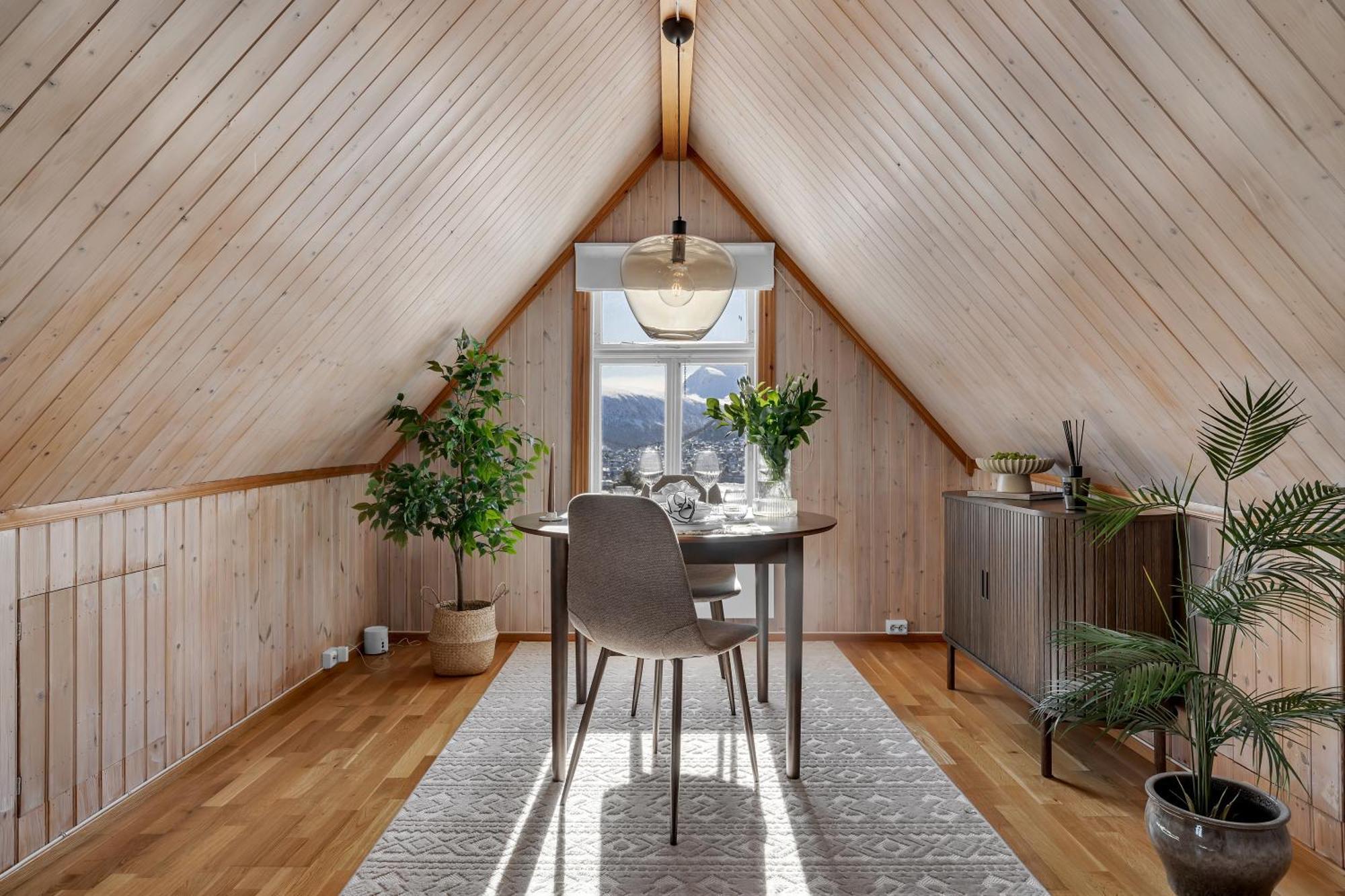 Cozy Central Loft Apartment With Amazing View Tromso Exterior photo