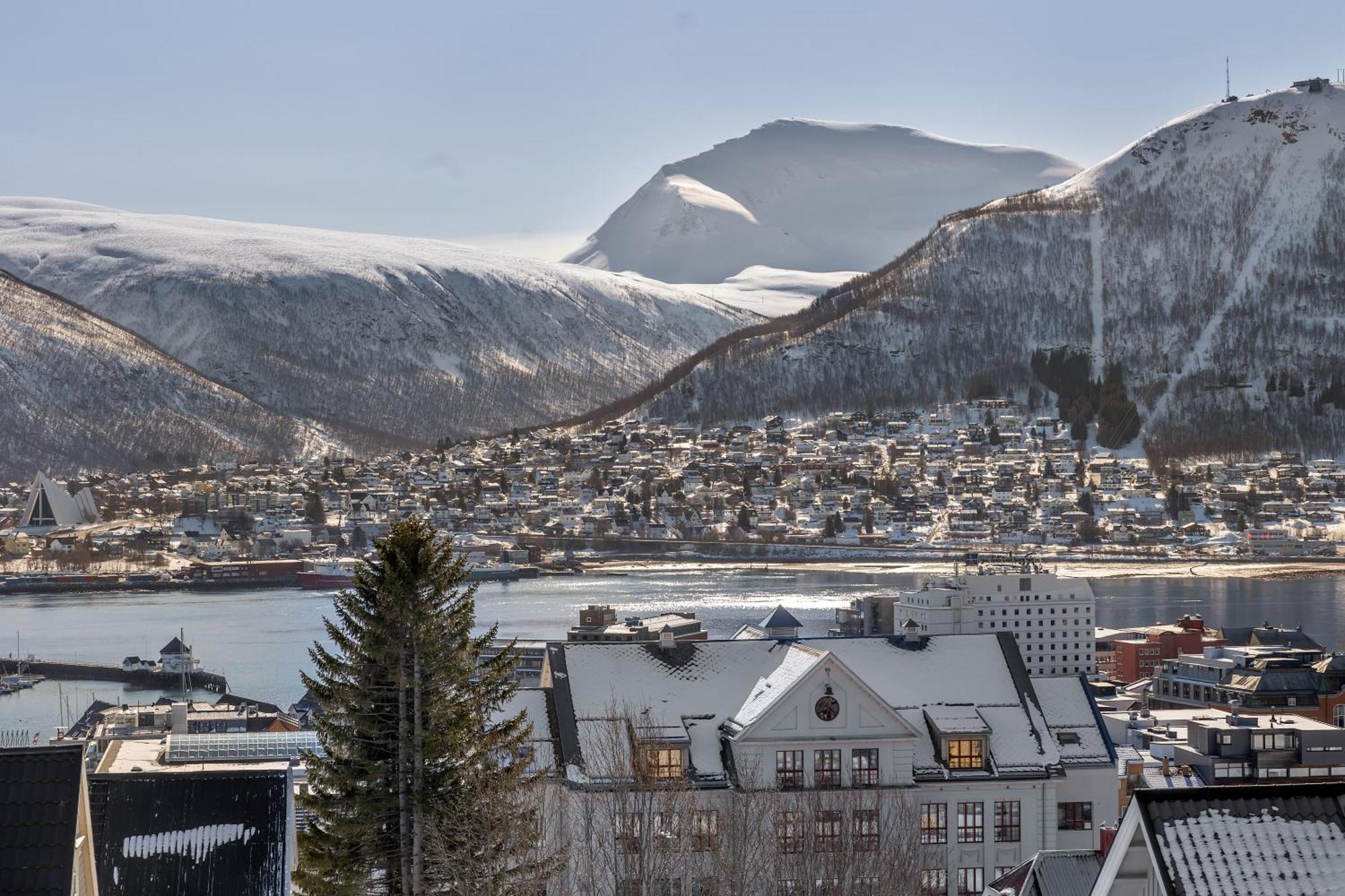 Cozy Central Loft Apartment With Amazing View Tromso Exterior photo